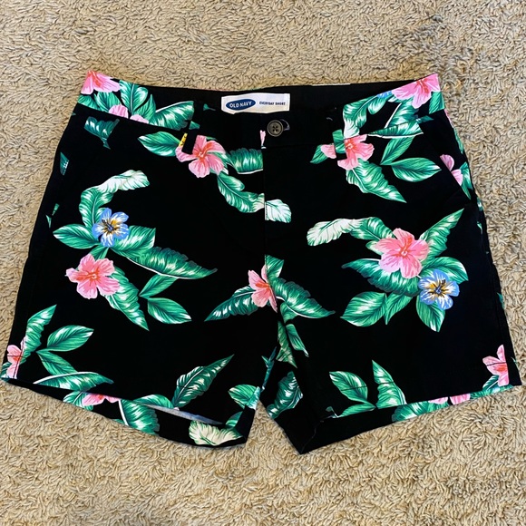 Old Navy Pants - Old Navy Everyday Shorts